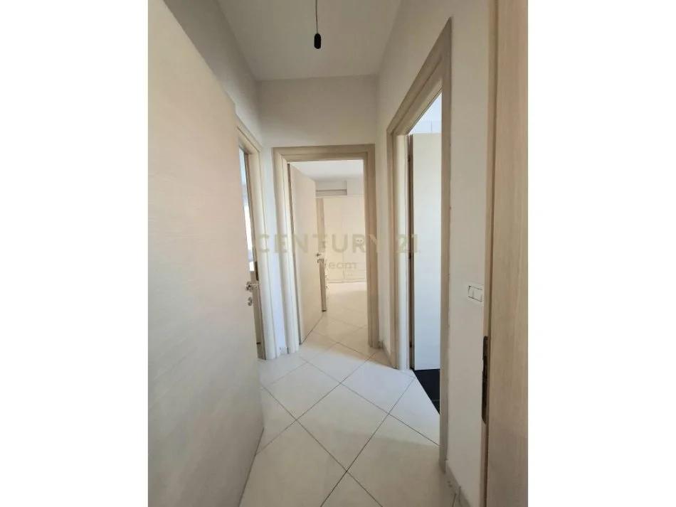 Tirane, jepet me qera apartament 2+1 Kati 3, 102 m² 500 € (yzberisht)