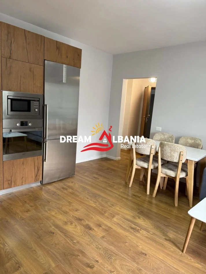 Tirane, jepet me qera apartament 1+1 Kati 6, 70 m² 500 € (Rruga 5 Maji, prane Concord Center)