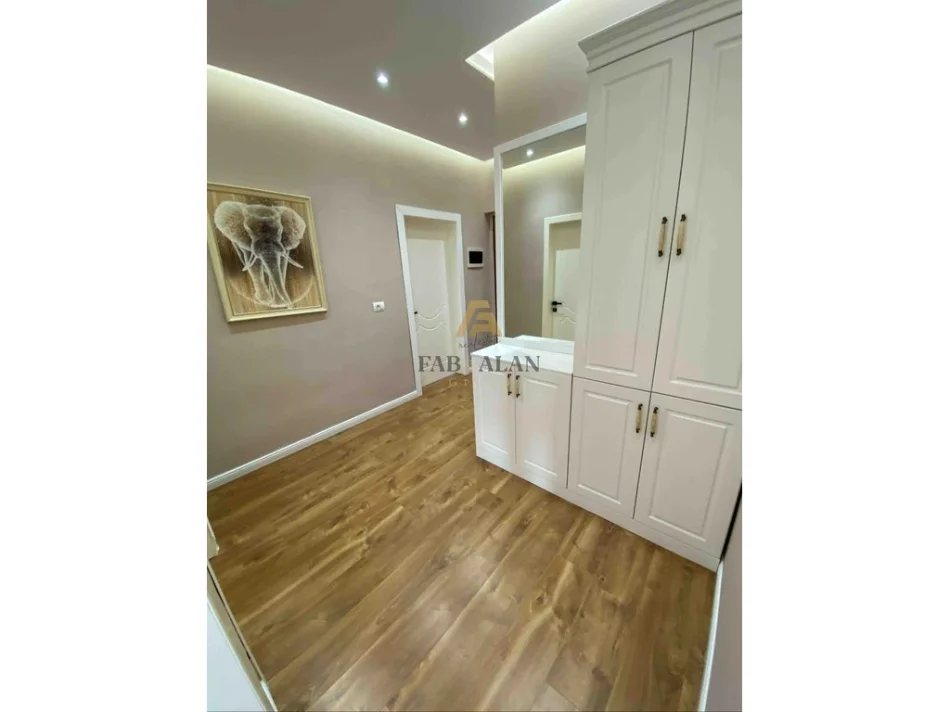 Tirane, shitet apartament 2+1+Ballkon Kati 4, 102 m² 210.000 € (Ali Demi)