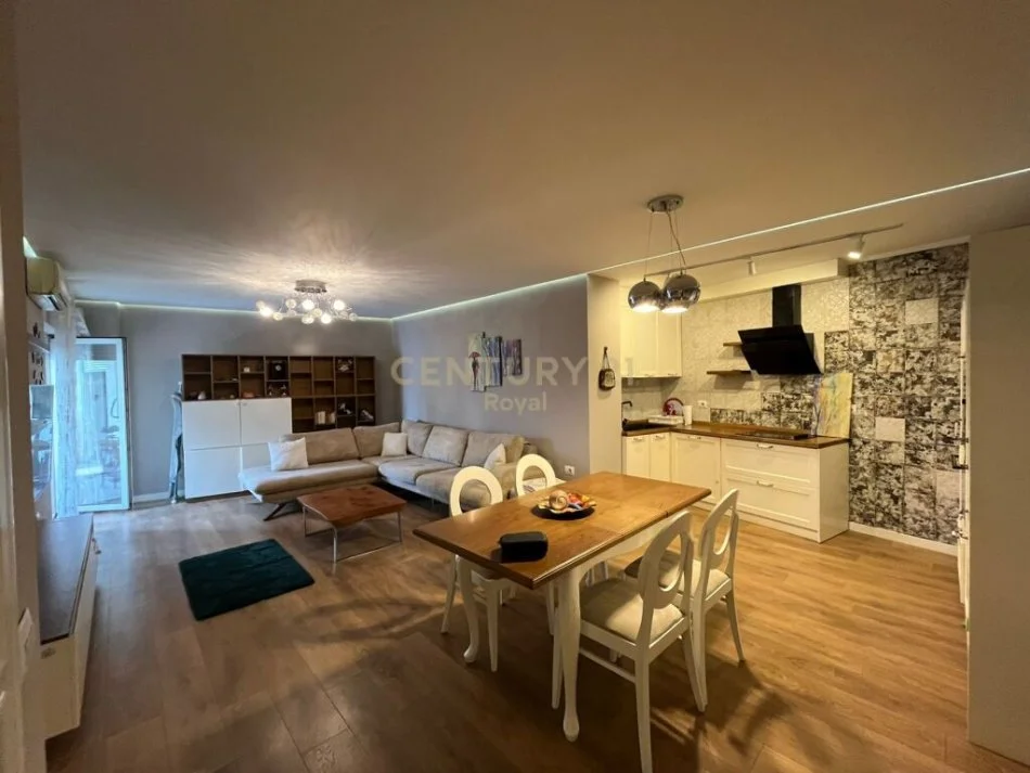 Tirane, jepet me qera apartament 2+1+Ballkon Kati 3, 120 m² 1.000 € (rruga e elbasanit)