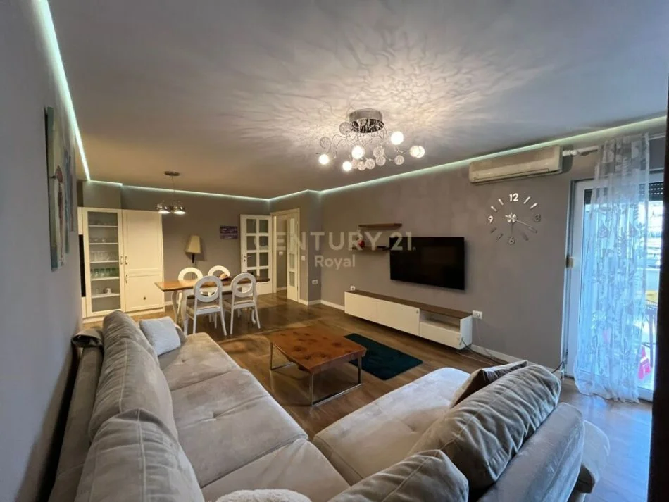 Tirane, jepet me qera apartament 2+1+Ballkon Kati 3, 120 m² 1.000 € (rruga e elbasanit)