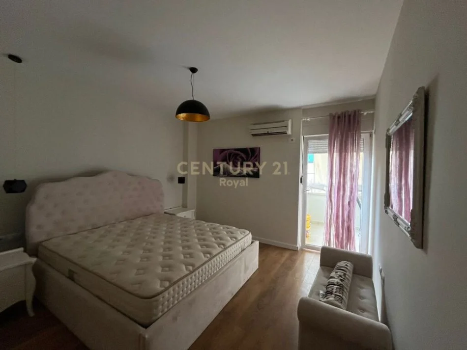 Tirane, jepet me qera apartament 2+1+Ballkon Kati 3, 120 m² 1.000 € (rruga e elbasanit)