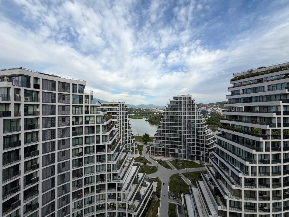 Tirane, jepet me qera zyre Kati 12, 200 m² 3.000 € (Lake View Residence)