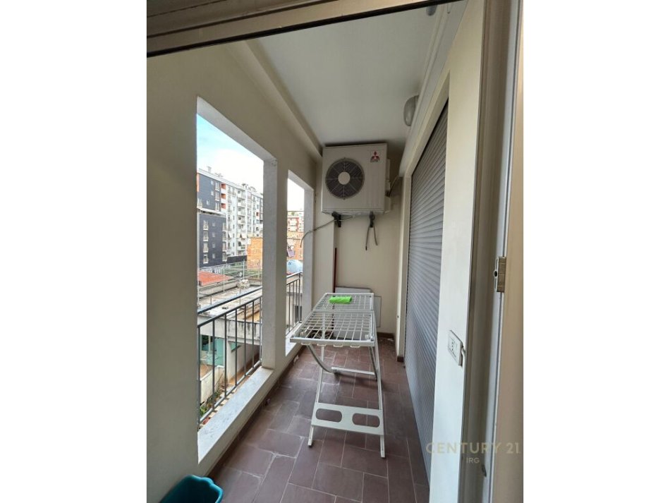 Tirane, jepet me qera apartament 3+1 Kati 3, 118 m² 1.100 € (21)