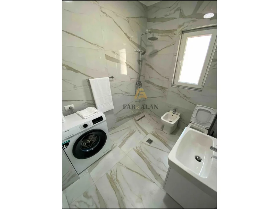 Tirane, shitet apartament 2+1+Ballkon Kati 4, 102 m² 210.000 € (Ali Demi)