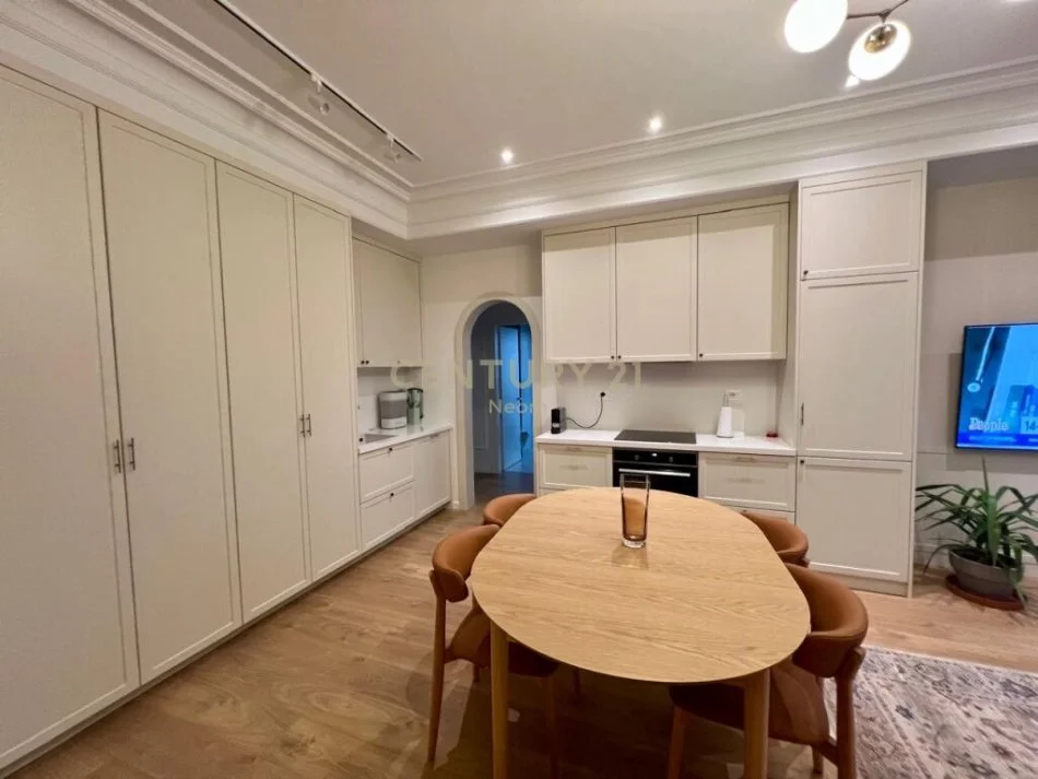 Tirane, shitet apartament 2+1 Kati 14, 125 m² 360.000 € (rruga e kavajes)