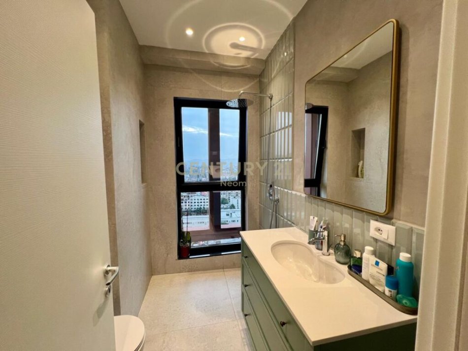 Tirane, shitet apartament 2+1 Kati 14, 125 m² 360.000 € (rruga e kavajes)