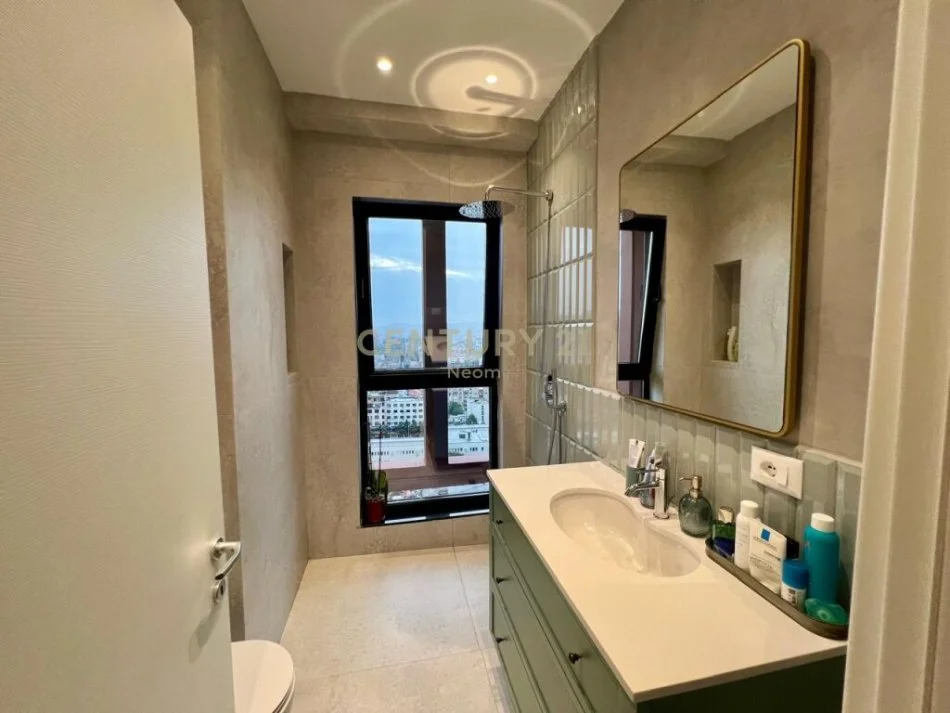 Tirane, shitet apartament 2+1 Kati 14, 125 m² 360.000 € (rruga e kavajes)