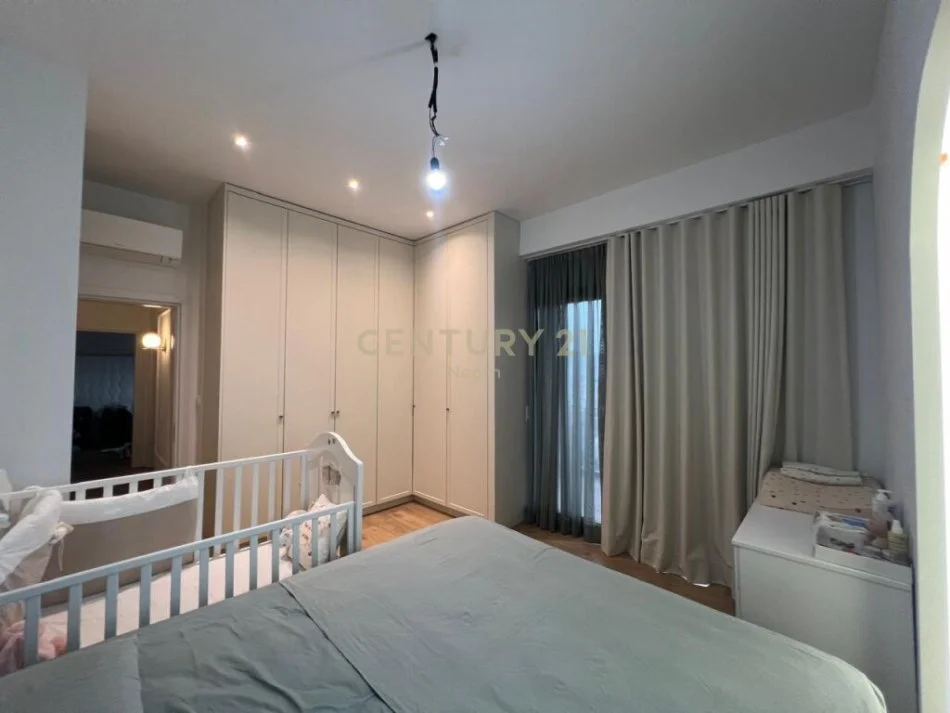 Tirane, shitet apartament 2+1 Kati 14, 125 m² 340.000 € (rruga e kavajes)