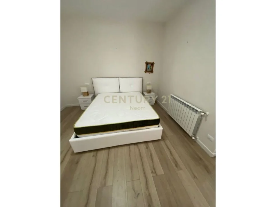 Tirane, jepet me qera apartament 2+1 Kati 3, 320 m² 450 € (sauk)