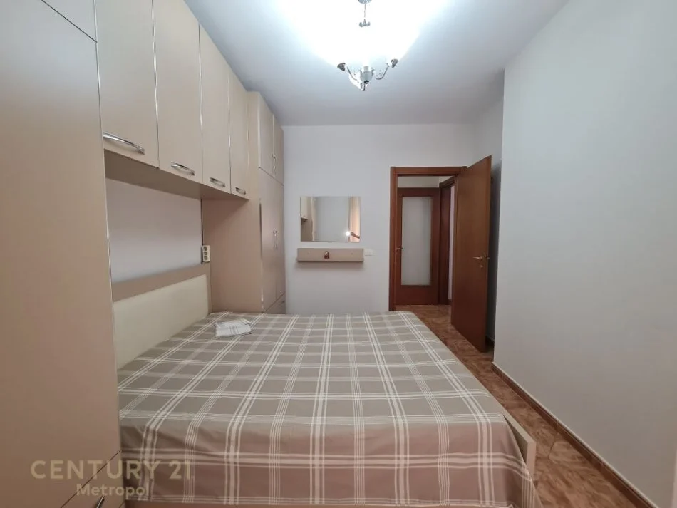 𝐓𝐢𝐫𝐚𝐧𝐞, 𝐣𝐞𝐩𝐞𝐭 𝐦𝐞 𝐪𝐞𝐫𝐚 𝐚𝐩𝐚𝐫𝐭𝐚𝐦𝐞𝐧𝐭 𝟐+𝟏 𝐊𝐚𝐭𝐢 𝟖, 𝟗𝟎 𝐦² 𝟕𝟓𝟎 € (𝟗 𝐊𝐚𝐭ë𝐬𝐡𝐞𝐭)