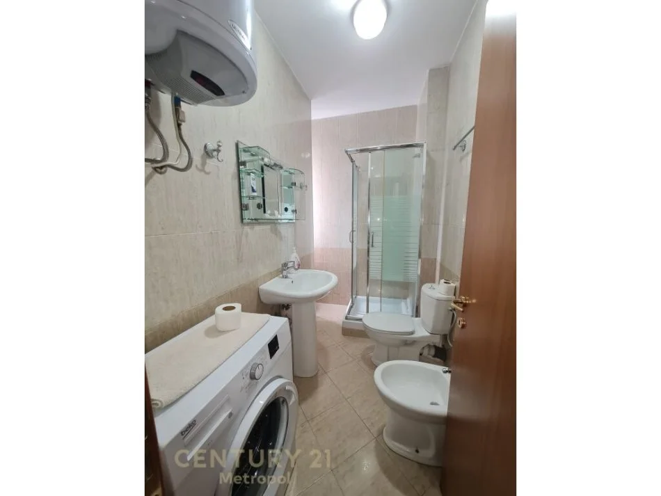 𝐓𝐢𝐫𝐚𝐧𝐞, 𝐣𝐞𝐩𝐞𝐭 𝐦𝐞 𝐪𝐞𝐫𝐚 𝐚𝐩𝐚𝐫𝐭𝐚𝐦𝐞𝐧𝐭 𝟐+𝟏 𝐊𝐚𝐭𝐢 𝟖, 𝟗𝟎 𝐦² 𝟕𝟓𝟎 € (𝟗 𝐊𝐚𝐭ë𝐬𝐡𝐞𝐭)