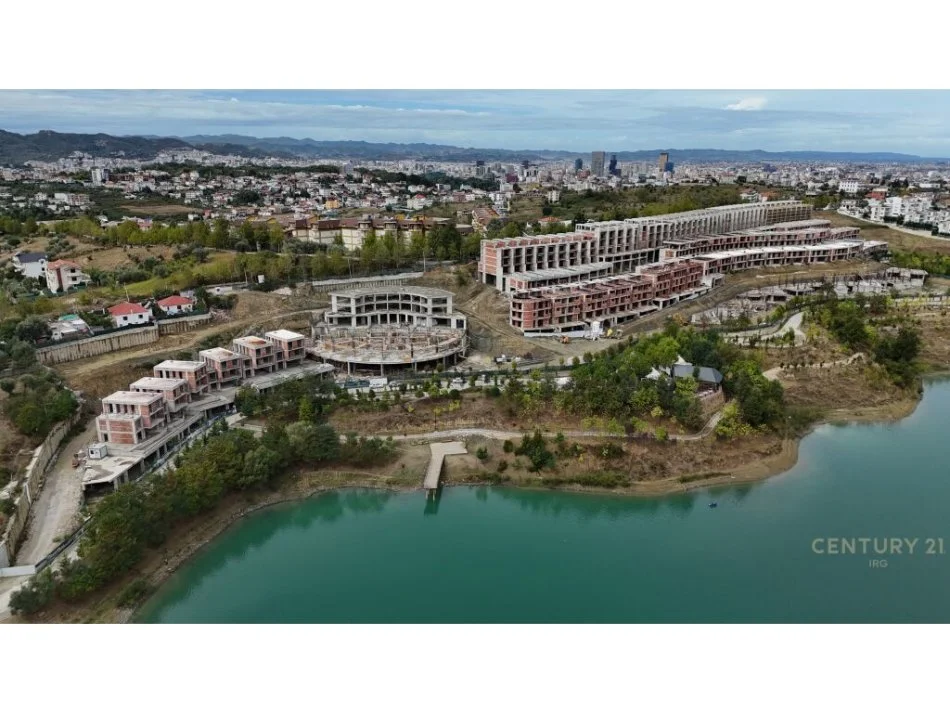 Tirane, shitet Dublex Kati 0, 121 m² 246.221 € (Liqeni i Farkes)