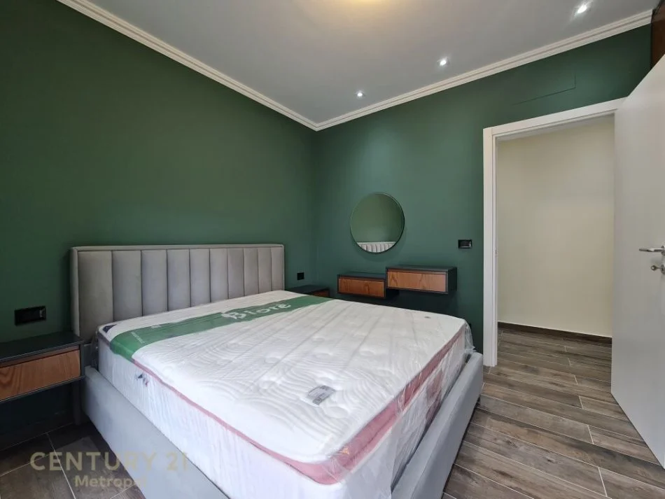 Tirane, jepet me qera apartament 1+1 Kati 2, 70 m² 750 € (teg)