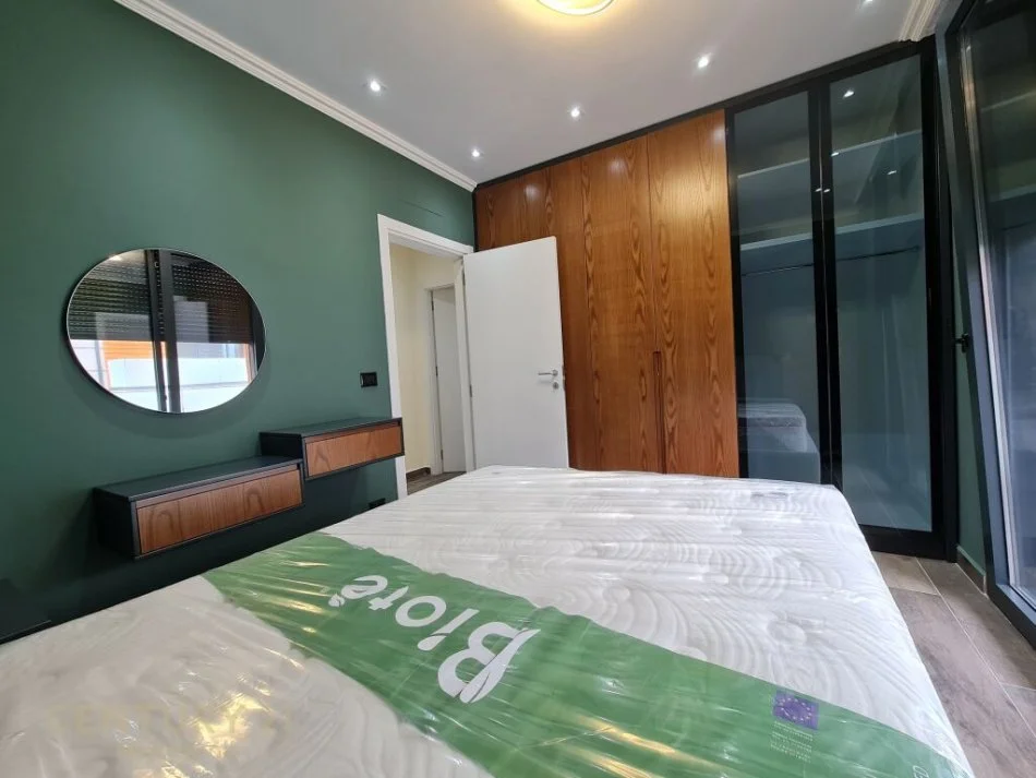 Tirane, jepet me qera apartament 1+1 Kati 2, 70 m² 750 € (teg)