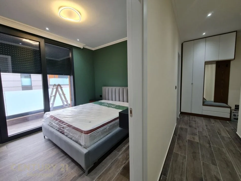 Tirane, jepet me qera apartament 1+1 Kati 2, 70 m² 750 € (teg)