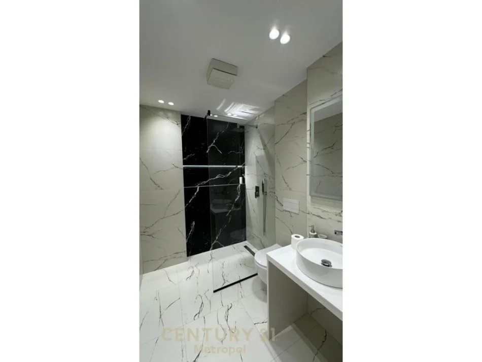 Tirane, shitet apartament 1+1 Kati 2, 150 m² 375.000 € (kopeshti botanik)