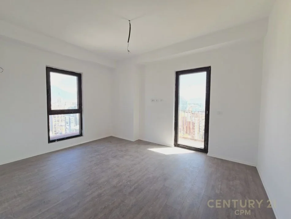 Tirane, shitet apartament 2+1 Kati 13, 118 m² 266.000 € (rruga e kavajes)