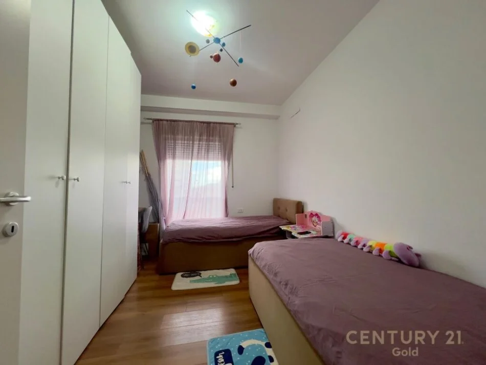 Tirane, jepet me qera apartament 2+1 Kati 3, 76 m² 750 € (bulevardi i ri)