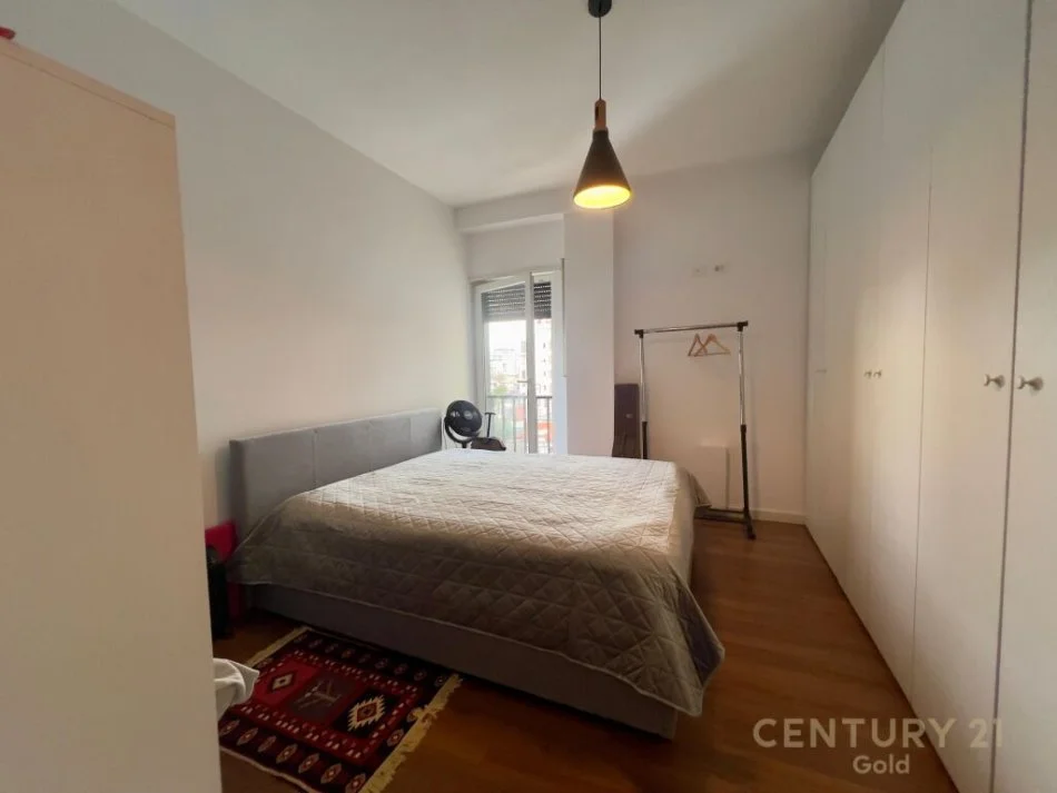 Tirane, jepet me qera apartament 2+1 Kati 3, 76 m² 750 € (bulevardi i ri)