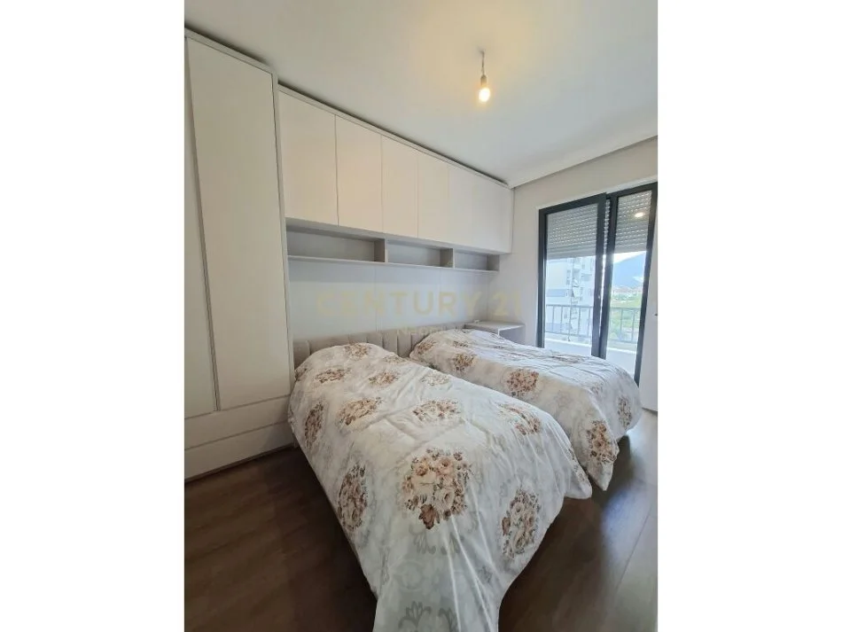 Shqiperi, jepet me qera apartament 1+1+Aneks+Ballkon Kati 4, 96 m² 800 € (kinostudio)