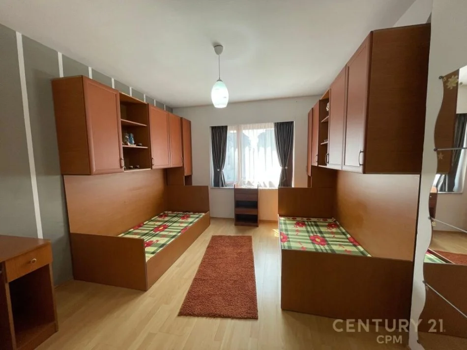 Tirane, shitet apartament 2+1 , 81 m² 120.000 € (ali demi)
