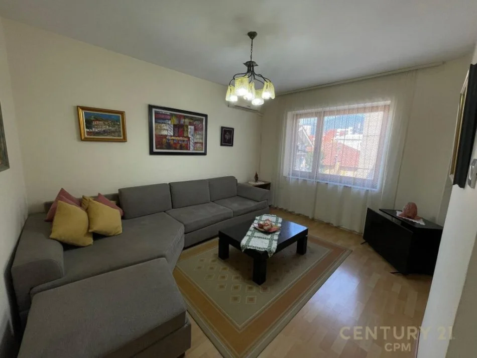 Tirane, shitet apartament 2+1+Ballkon Kati 3, 81 m² 120.000 € (Fusha Ali Dem)