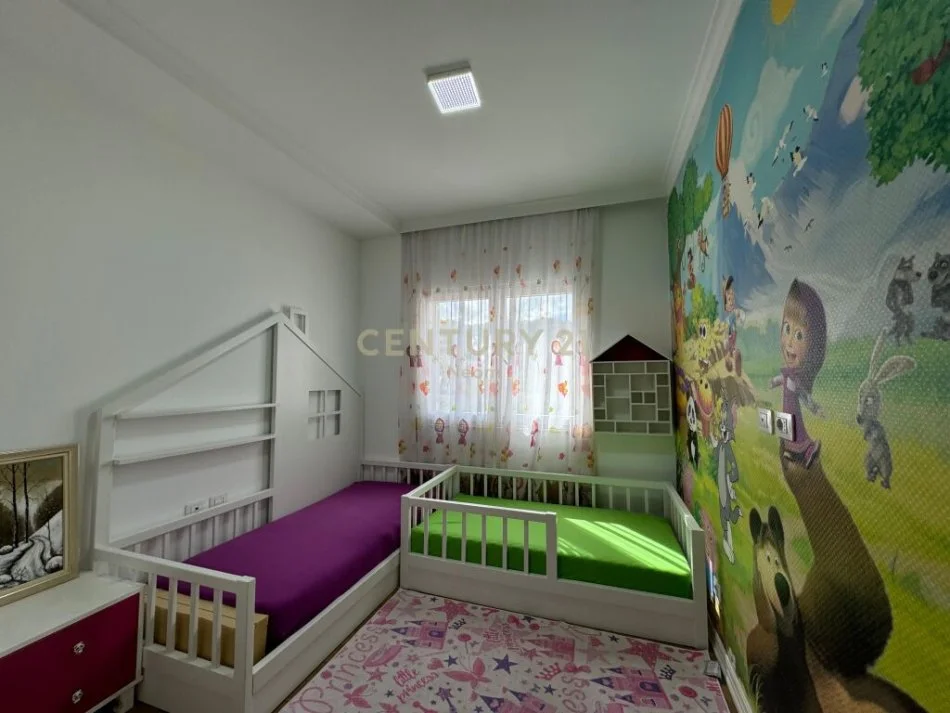 Tirane, jepet me qera apartament 2+1 Kati 3, 110 m² 950 € (liqeni i thate)