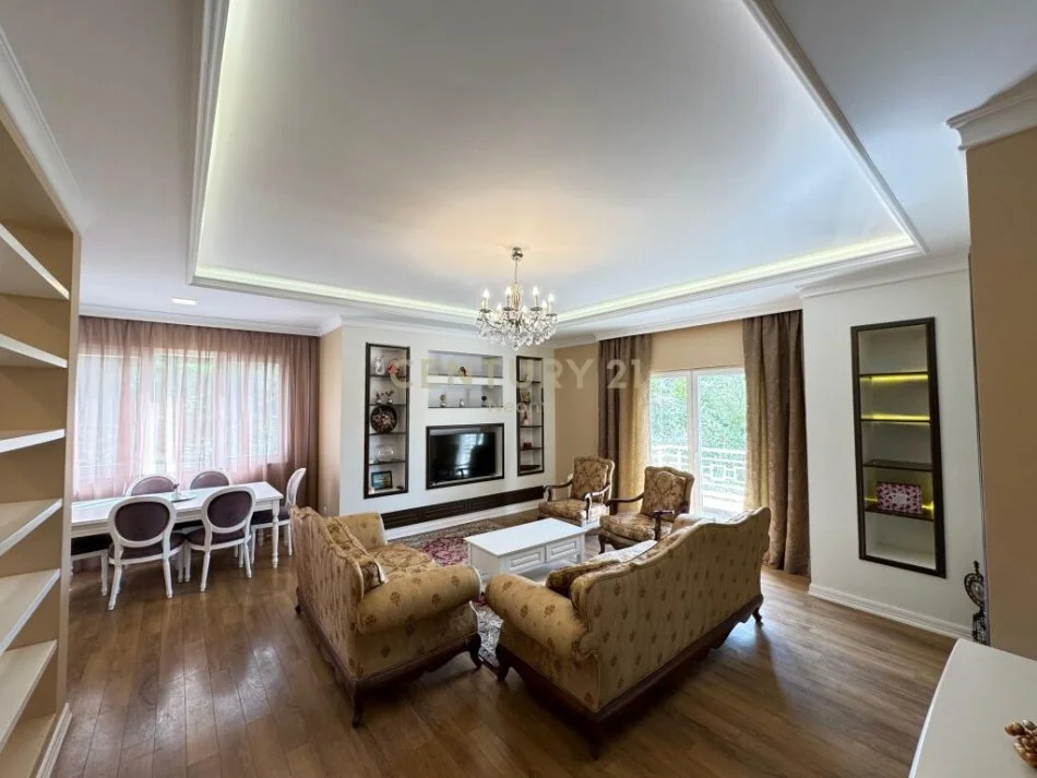 Tirane, jepet me qera apartament 2+1 Kati 3, 110 m² 950 € (liqeni i thate)