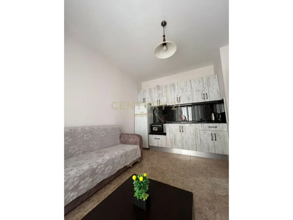 Durres, jepet me qera apartament 1+1+Ballkon Kati 2, 42 m² 300 € 