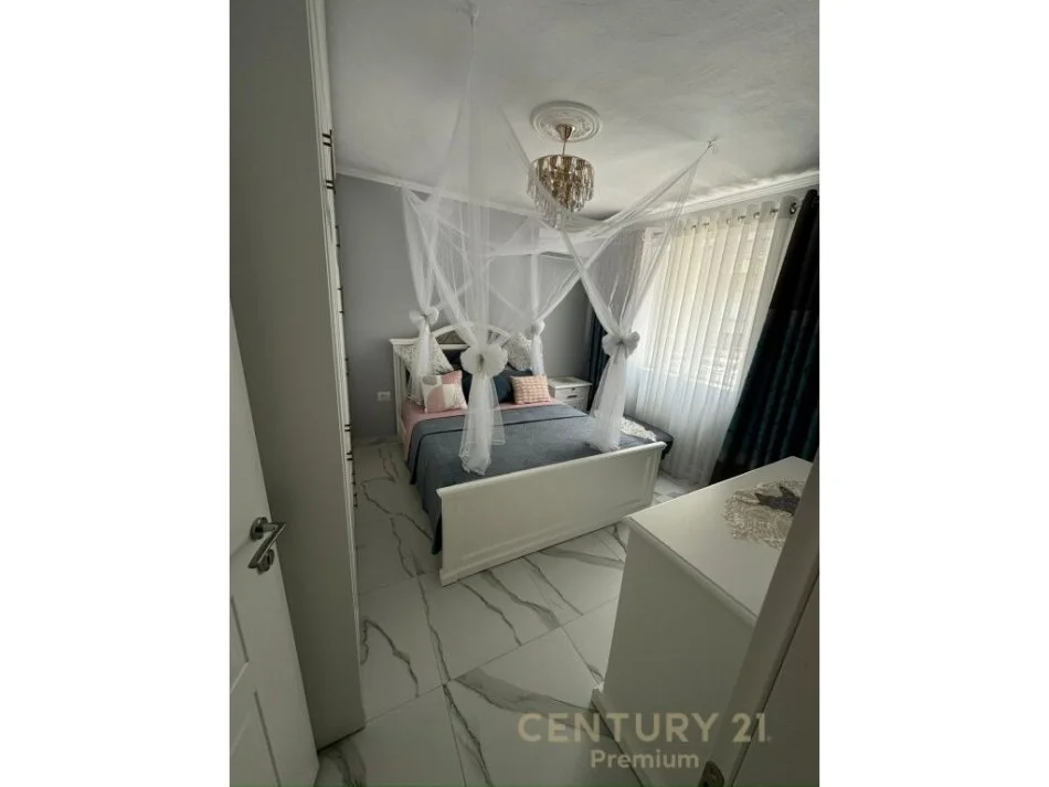 Tirane, jepet me qera apartament 1+1+Ballkon Kati 2, 60 m² 500 € 