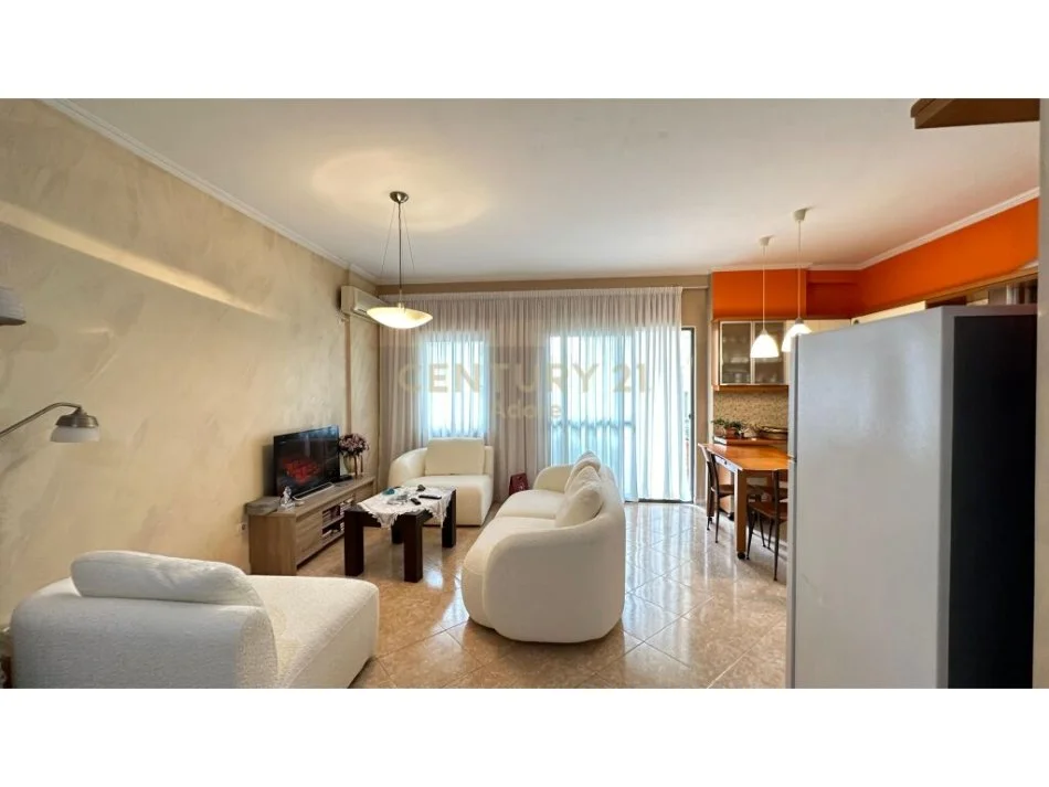 Tirane, shitet apartament 2+1+Ballkon Kati 4, 110 m² 225.000 € (komuna e parisit)