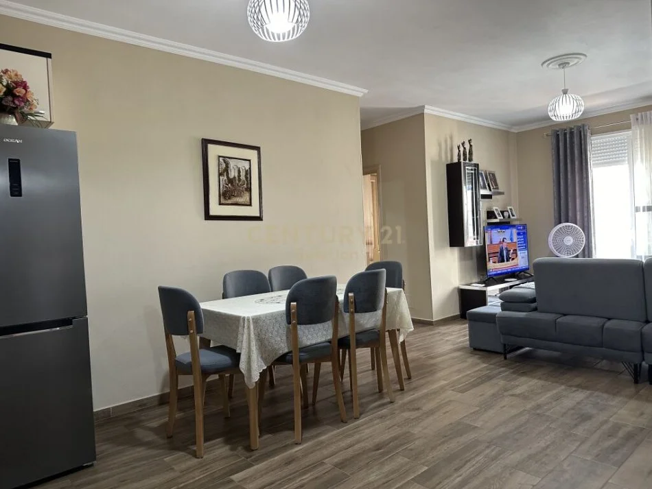 Tirane, shitet apartament 2+1+Ballkon Kati 6, 103 m² 140.000 € (Astir)