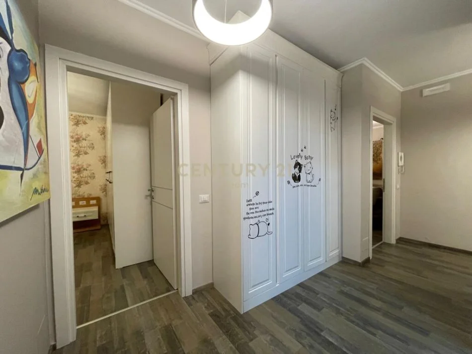 Tirane, jepet me qera apartament 2+1 Kati 1, 114 m² 950 € (liqeni i thate)