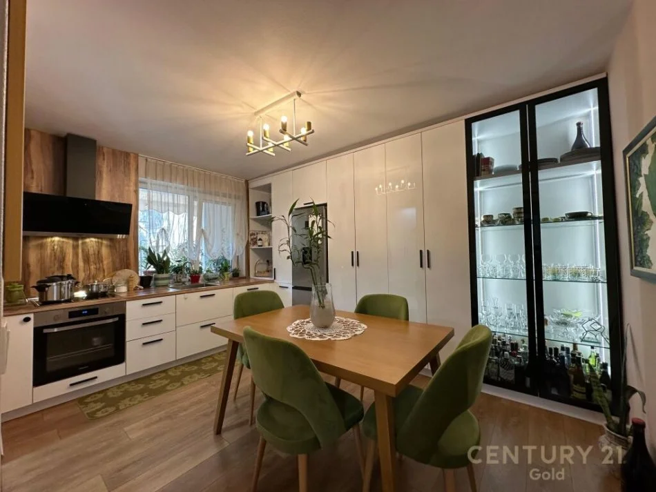 Tirane, shitet apartament 2+1+Ballkon Kati 3, 80 m² 178.000 € (SHKOLLA E BALETIT)