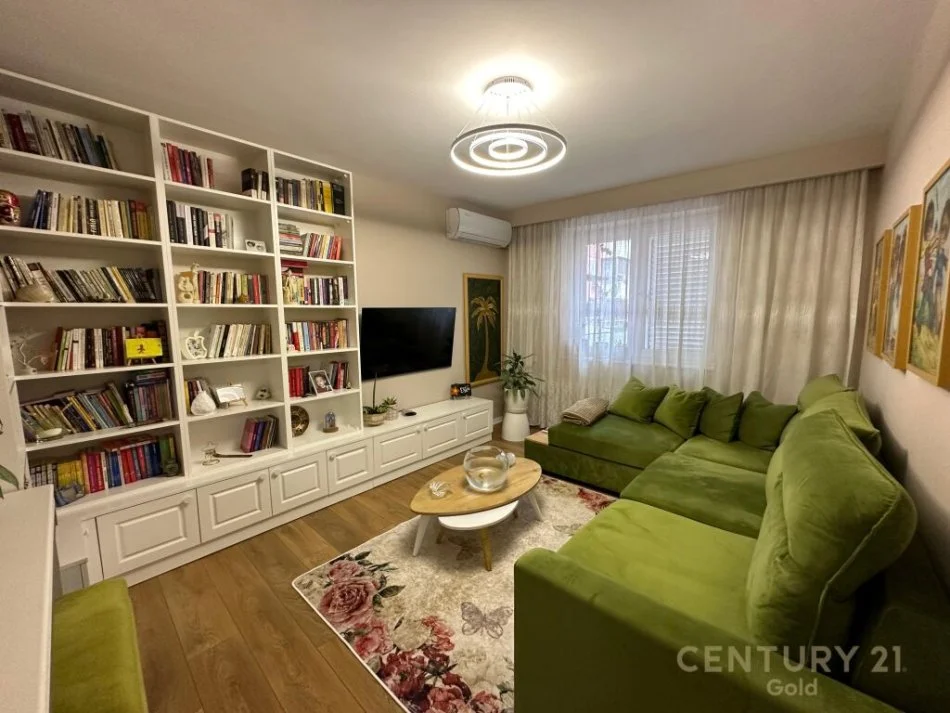 Tirane, shitet apartament 2+1+Ballkon Kati 3, 80 m² 178.000 € (shkolla e baletit)