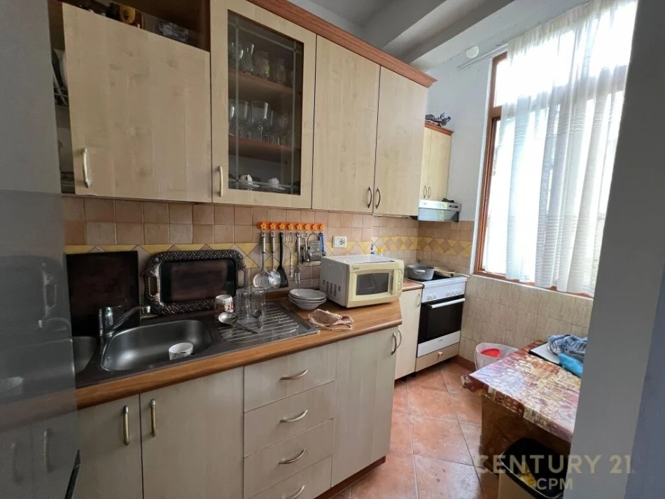 Tirane, jepet me qera apartament 1+1 Kati 4, 51 m² 99.000 € (21 dhjetori)