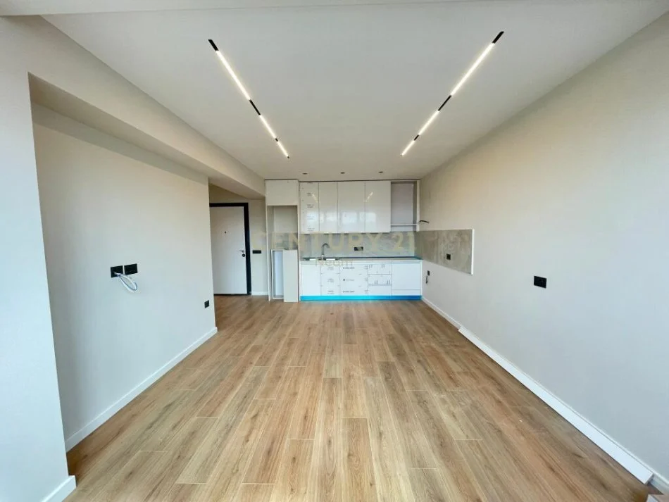 Tirane, jepet me qera apartament 2+1 Kati 6, 60 m² 700 € (petro nin)