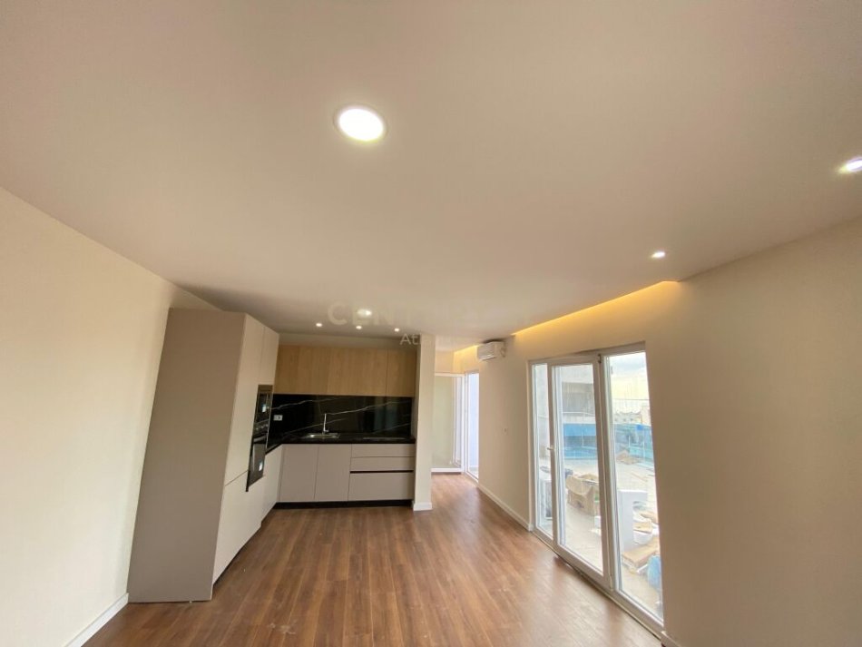 Durres, shitet apartament+verande | Penthouse 2+1+Ballkon Kati 7, 141 m² 135.000 € (SHKEMBI KAVAJES)