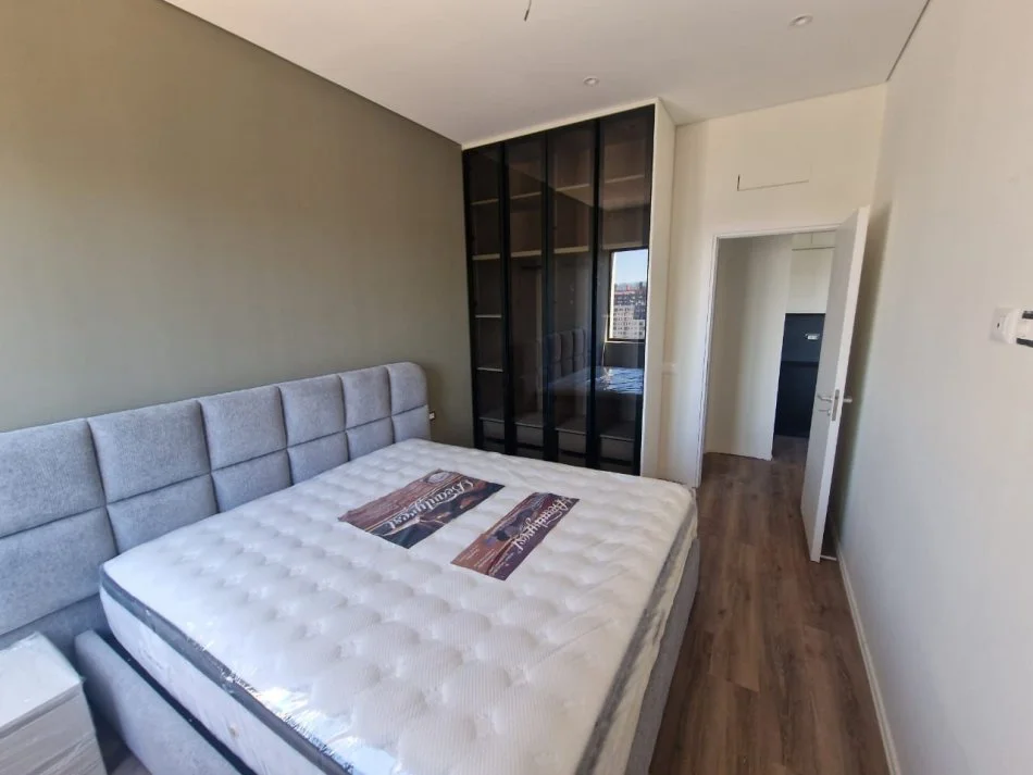 Tirane, jepet me qera 1+1 , 68 m² 700 € (Spring residence)