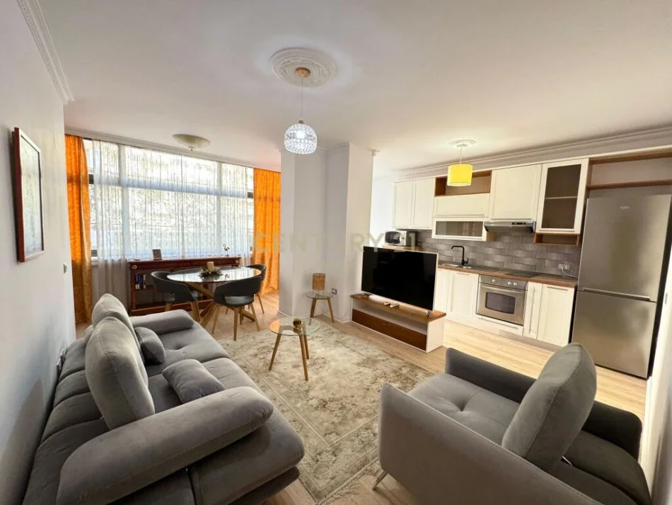 Tirane, shitet apartament 1+1 Kati 2, 81 m² 195.000 € (qender)