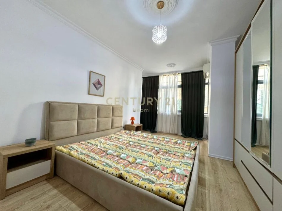 Tirane, shitet apartament 1+1 Kati 2, 81 m² 195.000 € (qender)
