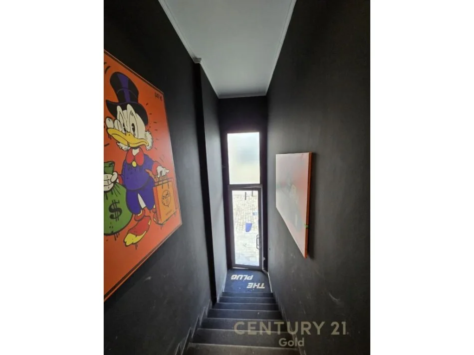 Tirane, shitet dyqan Kati 0, 57 m² 140.000 € (pazari i ri)