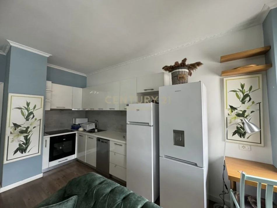 Tirane, shitet apartament 2+1 Kati 7, 97 m² 127.000 € (astir)