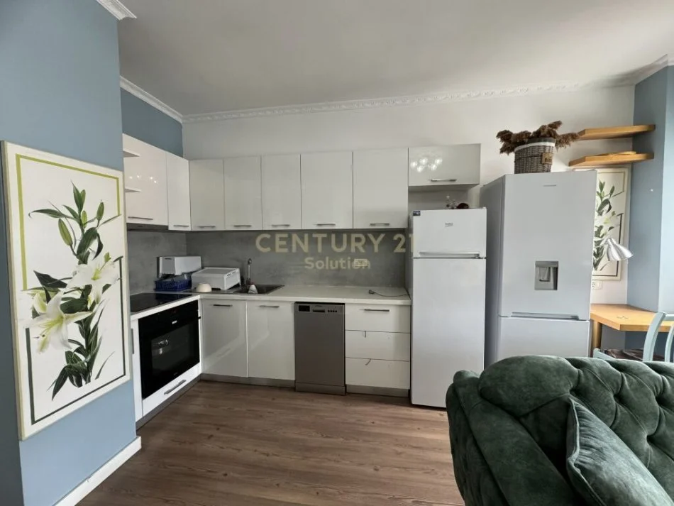 Tirane, shitet apartament 2+1 Kati 7, 97 m² 127.000 € (astir)