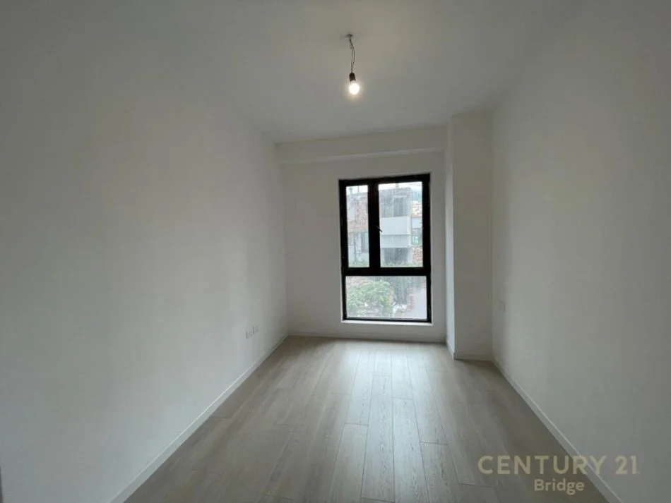 Tirane, jepet me qera apartament 2+1 Kati 6, 60 m² 700 € (petro nin)