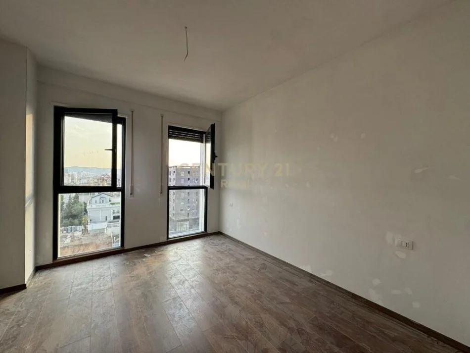 Tirane, shitet apartament 2+1 Kati 7, 108 m² 162.000 € (asl)