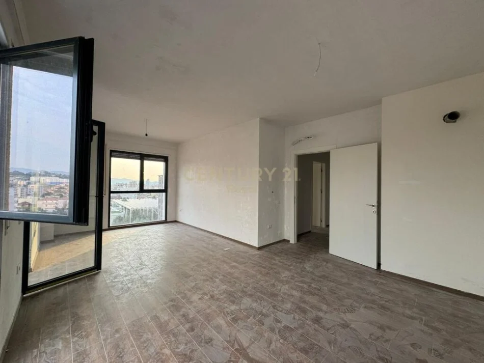 Tirane, shitet apartament 2+1 Kati 7, 108 m² 162.000 € (asl)