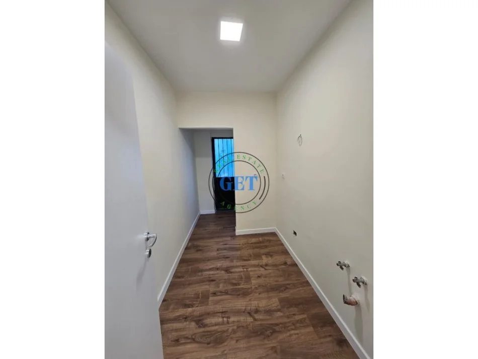 Durres, shitet apartament 2+1 Kati 1, 95 m² 88.000 € (Tek Parku Vala)