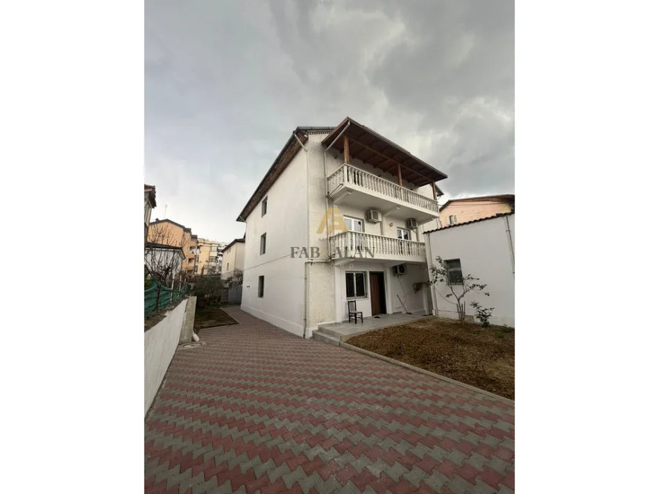 Tirane, shitet Vile 3 Katshe Kati 2, 200 m² 1.450.000 € 